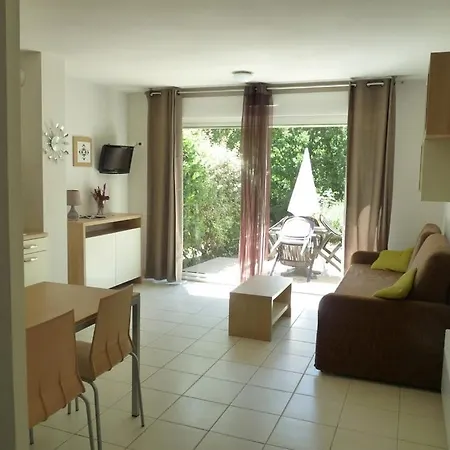 Chateau De Jouarres 3p 6 Resort
